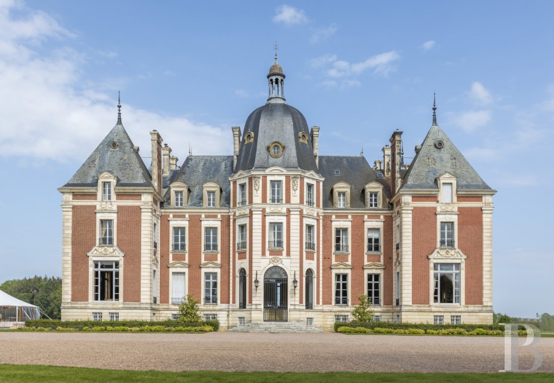 A vast family château on 250 hectares of land in the Nièvre department, between Sancerre and Clamecy  - photo  n°1